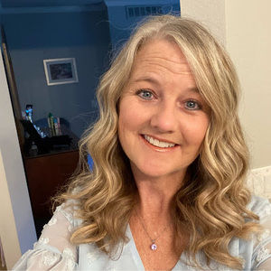 Meet your Posher, Julie